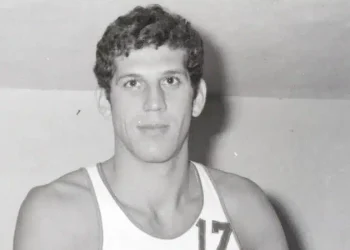 Θρήνος στο ελληνικό μπάσκετ – Πέθανε ο θρυλικός Βασίλης Γκούμας