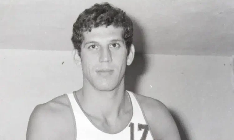 Θρήνος στο ελληνικό μπάσκετ – Πέθανε ο θρυλικός Βασίλης Γκούμας