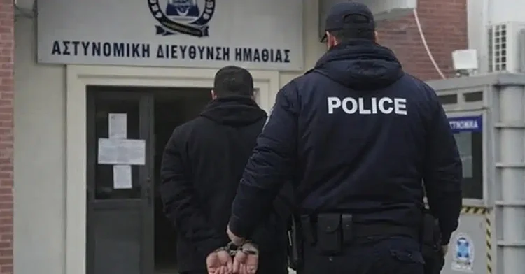 Βέροια: Προκλητικός ο 20χρονος για τον άγριο ξυλοδαρμό της 24χρονης – «Αυτή μου επιτέθηκε, δεν μπόρεσα να ελέγξω τη δύναμή μου»