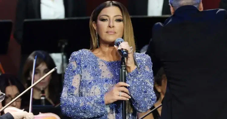 Έλενα Παπαρίζου: «Δεν βρίσκομαι στο νοσοκομείο» – Η αλήθεια για την υγεία της – Το αποκάλυψε η ίδια