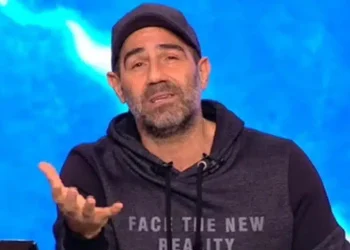 Ο Αντώνης Κανάκης αποκάλυψε το τέλος του «Ράδιο Αρβύλα»