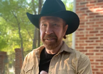 Πέθανε ο Τσακ Νόρις σε ηλικία 86 ετών