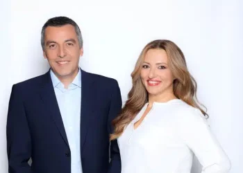 Τέλος από τις «Συνδέσεις» της ΕΡΤ η Κατερίνα Δούκα: Ποια δημοσιογράφος παίρνει τη θέση της δίπλα στον Παπαχλιμίντζο