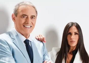 Η Ανθή Βούλγαρη και ο Ιορδάνης Χασαπόπουλος έχουν καταφέρει να γίνουν ένα από τα αγαπημένα μας τηλεοπτικά δίδυμα