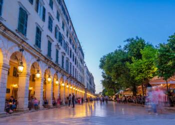 Η μεγαλύτερη πλατεία των Βαλκανίων είναι ελληνική – Σε ποια περιοχή βρίσκεται