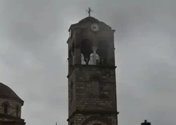 Καιρός Πάσχα: Βροχές και καταιγίδες από το Μεγάλο Σάββατο – «Θα μοιάζει περισσότερο με χειμώνα»