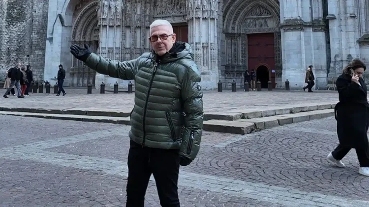 Ο Τάσος Δούσης με ένα άρθρο φωτιά για τους υποκριτές του Πάσχα: «Πώς ήρθες έτσι στον επιτάφιο @@@@@…»