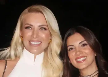 Σταματίνα Τσιμτσιλή: Επισκέφθηκε την Κατερίνα Καινούργιου στο μαιευτήριο λίγες ώρες μετά τη γέννηση της κόρης της