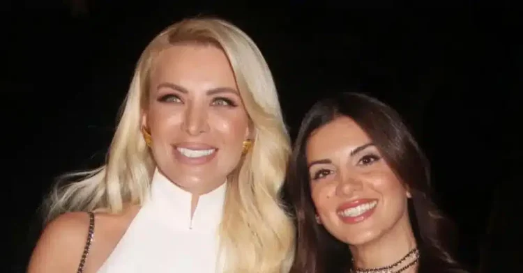 Σταματίνα Τσιμτσιλή: Επισκέφθηκε την Κατερίνα Καινούργιου στο μαιευτήριο λίγες ώρες μετά τη γέννηση της κόρης της