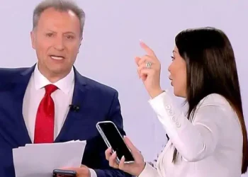 Η Αφροδίτη Λατινοπούλου χαρακτήρισε την Ζωή Κωνσταντοπούλου «Ελένη Λουκά της πολιτικής» και την μιμήθηκε on air