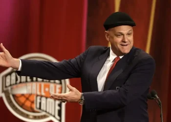 Πέθανε ο θρυλικός μπασκετμπολίστας Όσκαρ Σμιντ – Σοκ για το παγκόσμιο μπάσκετ