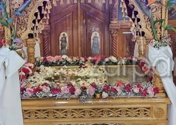 Χαμός στα Χανία με με επιτάφιο – Έβαλαν LED λαμπάκια στον τρούλο του