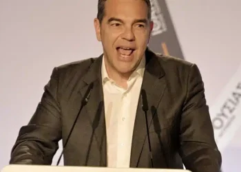 Οι ευχές Τσίπρα για την Ανάσταση με τον ήλιο που ανατέλλει: «Την άνοιξη αν δεν τη βρεις, τη φτιάχνεις»