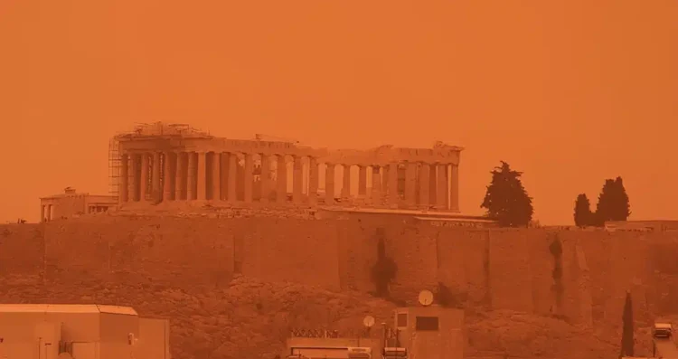 Ανατpοπή με την αφρικανική σκόνη – Έρχονται τα πάνω κάτω με τον καιρό