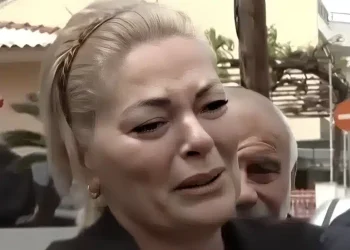 Δεν άντεξε τον πόνο στην κηδεία της κόρης της – Μόλις μαθεύτηκε για την μητέρα της Μυρτώς