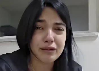 Συγκλονίζει ειδικευόμενη παιδίατρος: «Είμαι 6η μέρα εφημερία» λέει και καταρρέει σε λυγμούς