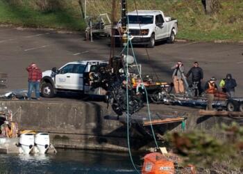 Δεμένοι με τις ζώνες στο βυθό: Η ανατριχιαστική ανακάλυψη των λειψάνων της οικογένειας Μάρτιν μετά από 67 χρόνια εξαφάνισης