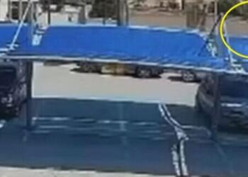 Ρόδος: Καρέ καρέ η στιγμή του σοκαριστικού τροχαίου δυστυχήματος – Μητέρα και κόρη έχασαν τη ζωή τους
