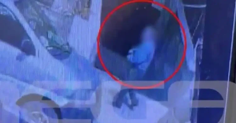 Φρίκη στην Κρήτη: Πρώην αντιδήμαρχος καταγράφηκε να σκοτώνει γατάκι χτυπώντας το στον τοίχο – Βίντεο ντοκουμέντο