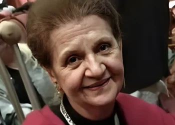 Πέθανε πρωί από ανακοπή την ώρα που κολυμπούσε η γνωστή ηθοποιός του ελληνικού κινηματογράφου