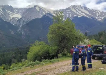 Όλυμπος: «Δεν φορούσε καν ορειβατικά παπούτσια για χιόνι, του είπα να μην ανέβει στο βουνό» – Αγωνία για τον 25χρονο που αγνοείται