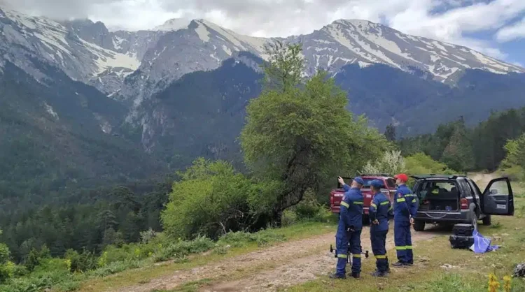 Όλυμπος: «Δεν φορούσε καν ορειβατικά παπούτσια για χιόνι, του είπα να μην ανέβει στο βουνό» – Αγωνία για τον 25χρονο που αγνοείται