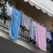 Πρόστιμα έως 500 ευρώ για μπουγάδα στο μπαλκόνι – Δείτε σε ποιες περιοχές