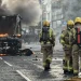 Χάος στο Μπέλφαστ: Φλέγεται η πόλη μετά την επίθεση Σουδανού στον 40χρονο – Διαδηλωτές καίνε σπίτια μεταναστών
