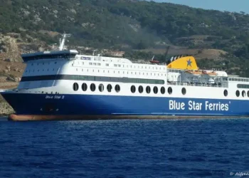 Τηλεφώνημα για βόμβα στο Blue Star 2 με 1.050 επιβαίνοντες – Σπεύδει στο λιμάνι του Λαυρίου για να γίνει έλεγχος
