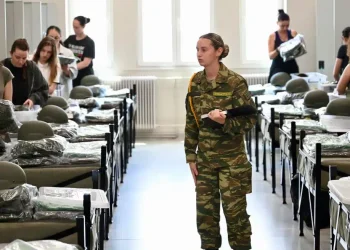Ιστορική μέρα για τις γυναίκες στις Ένοπλες Δυνάμεις: Για πρώτη φορά μπαίνουν ως εθελόντριες στον Στρατό