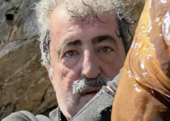 Ο Παύλος Πολάκης στέλνει μήνυμα στον Τσίπρα με… ροφό 13,5 κιλών: «Εμείς δεν ψαρεύουμε σε θολά νερά»
