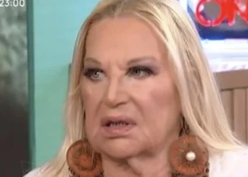 Αννούλα Βασιλείου: « Με το που με πήγε ο Αγγελόπουλος στο σπίτι του, η μάνα του άρχισε το βρίσιμο – Δεν αγκάλιασε ποτέ τα παιδιά μου»