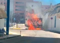 Καβάλα: Αστικό λεωφορείο τυλίχτηκε στις φλόγες μέσα σε προαύλιο νοσοκομείου