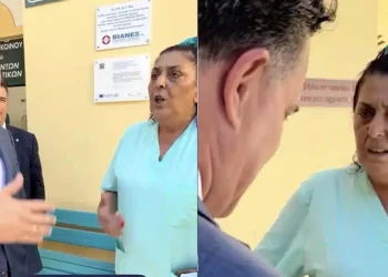 Χαμός με νοσηλεύτρια! Ο Άδωνις της έκανε παρατήρηση γιατί κάπνιζε και εκείνη του έδωσε την πιο αποστομωτική απάντηση