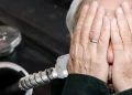 Σοκαριστικό περιστατικό στη Βούλα: Υπάλληλος βενζινάδικου περιέλουσε με πετρέλαιο 92χρονο – Ο αδιανόητος λόγος