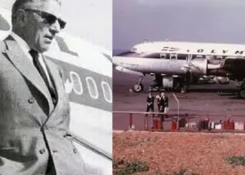 Ιστορική φωτογραφία από το γεύμα που απολάμβαναν οι επιβάτες τη χρυσή εποχή της Ολυμπιακής Αεροπορίας