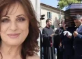 Ραγίζει καρδιές το αποθεωτικό στεφάνι της Χαρούλας Αλεξίου στην κηδεία της Μαίρης Λίντα