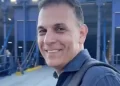Ο Γιώργος Καραμέρος εντάχθηκε στην ΕΛΑΣ του Αλέξη Τσίπρα και το ανακοίνωσε από πλοίο