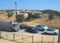 Χαλκιδική: Καρέ καρέ ο άγριος ξυλοδαρμός οδηγού απορριμματοφόρου που τους έκανε παρατήρηση στον δρόμο