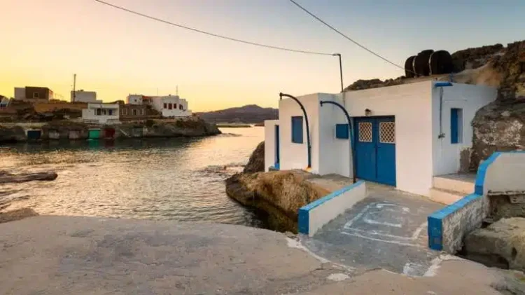 Κίμωλος: «Μόλις έπιασε το τηλέφωνο του μπάνιου τελείωσε…» – Σοκάρει συγγενής του 17χρονου που σκοτώθηκε μπαμ και κάτω μόλις μπήκε να κάνει ντουζ