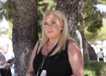 Στο χείλος του γκρεμού η Δήμητρα Λιάνη: «Είναι κρίμα που δεν έχω ένα μικρό έστω κομμάτι…»