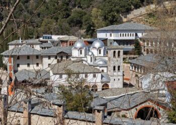 Δέος: Αυτό είναι το παλαιότερο εν ενεργεία μοναστήρι της Ευρώπης – Βρίσκεται στην Ελλάδα και το όνομά του κρύβει ένα συγκλονιστικό θαύμα!