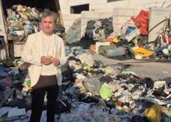 Κέρδισε στο λότο 1 εκατομμύριο και πέταξε το δελτίο στα σκουπίδια – Σάρωσε τη χωματερή και το βρήκε άθικτο