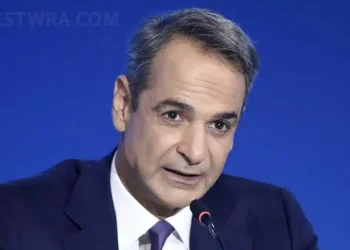 «Δώρο» Μητσοτάκη στη ΔΕΘ η «13η εθνική σύνταξη»: Στο τραπέζι η αύξηση του επιδόματος των 300 ευρώ σε 446,87 ευρώ