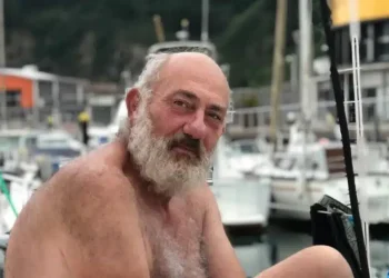 Θρίλερ στο Ιόνιο: Αγνοείται επιχειρηματίας – Ακυβέρνητο για 3 μέρες το σκάφος του, ήταν μέσα η σύζυγός του