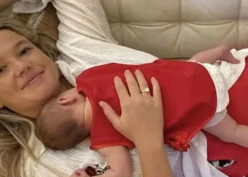 «Μου δόθηκε δεύτερη ευκαιρία στη ζωή, δεν θα ξεχάσω ποτέ την εικόνα του»: Συγκλονίζει 34χρονη που έχασε το χέρι της από επίθεση καρχαρία