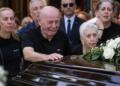 Κηδεία Μαζωνάκη: H εντολή του πατέρα του – «Αυτό είναι το αντικείμενο που θα βάλετε μέσα στο φέρετρο του γιου μου»