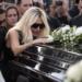 Κηδεία Μαζωνάκη: Η κραυγή της Πάολας πάνω από το φέρετρο – «Γιώργο, σ’ αγαπάω! Πού είσαι;»