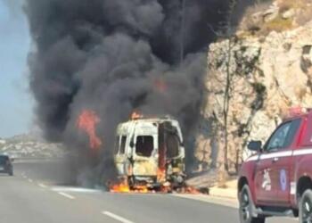 ΣΟΚ ΣΤΗΝ ΧΩΡΑ ΜΑΣ – ΠΗΡΕ ΦΩΤΙΑ ΣΧΟΛΙΚΟ ΛΕΩΦΟΡΕΙΟ