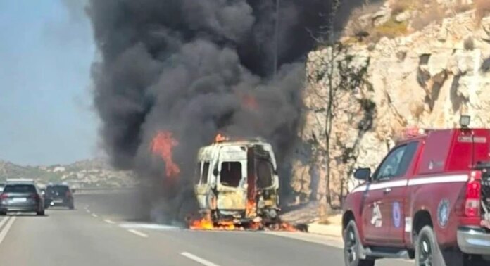 ΣΟΚ ΣΤΗΝ ΧΩΡΑ ΜΑΣ – ΠΗΡΕ ΦΩΤΙΑ ΣΧΟΛΙΚΟ ΛΕΩΦΟΡΕΙΟ